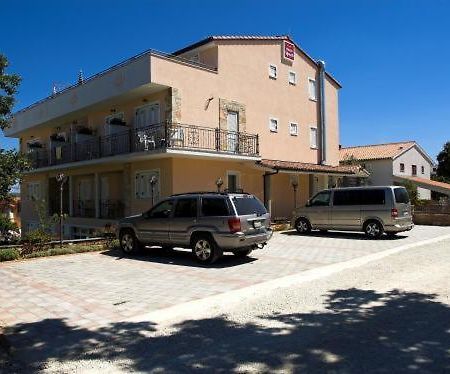 Hotel Pansion Sport Štinjan Esterno foto